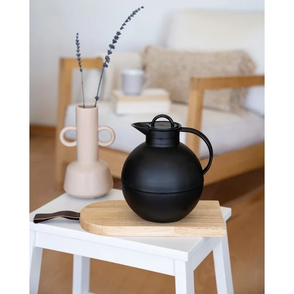 Carafe Isotherme 1 Litre Ronde élégante Kugel Alfi 2 Carafe Isotherme 1 Litre Ronde élégante Kugel Alfi – Image 2